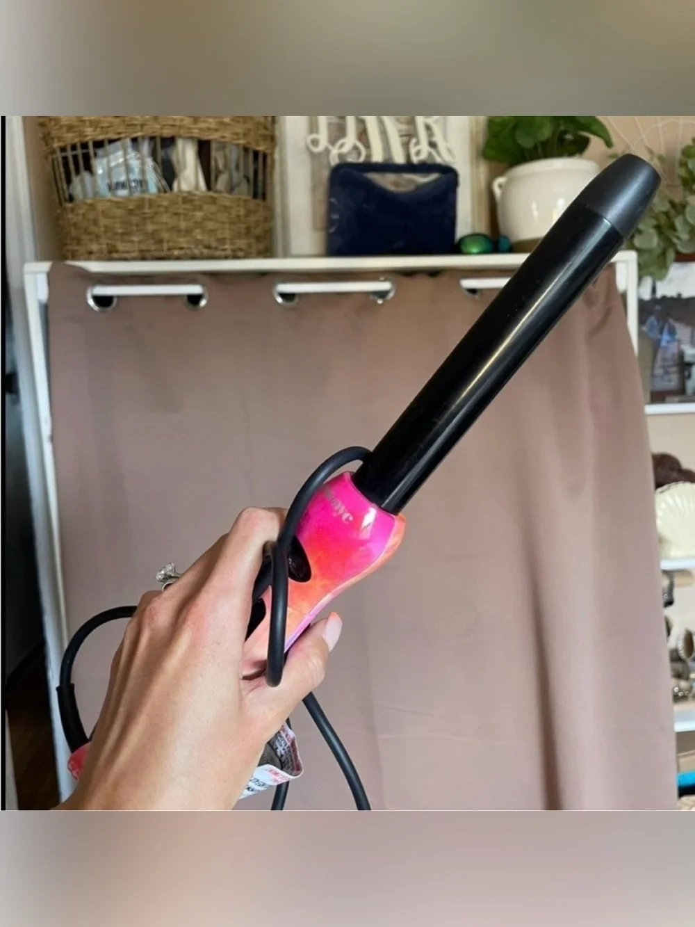 Eva hair NYC curling iron like new condition